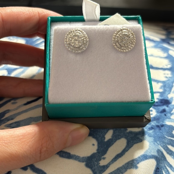 - .09 TCW Diamond & 925 sterling Silver stud earrings-EFFY ENY - Picture 4 of 17